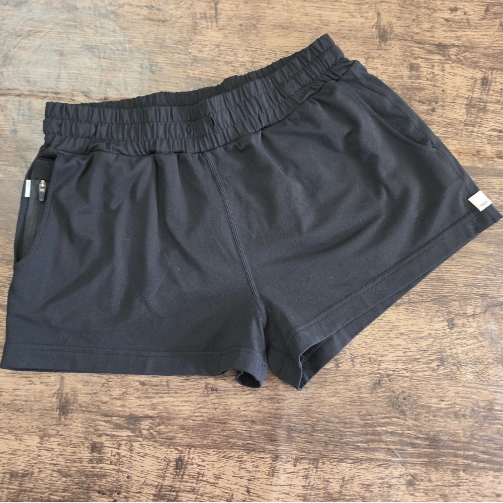 VUORI Performance Shorts Womens Black Athletic Yoga Gym Pockets